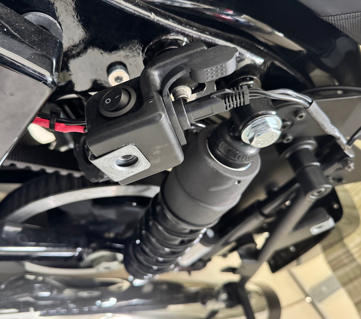 Auxiliary Power Port w/ On/Off Switch