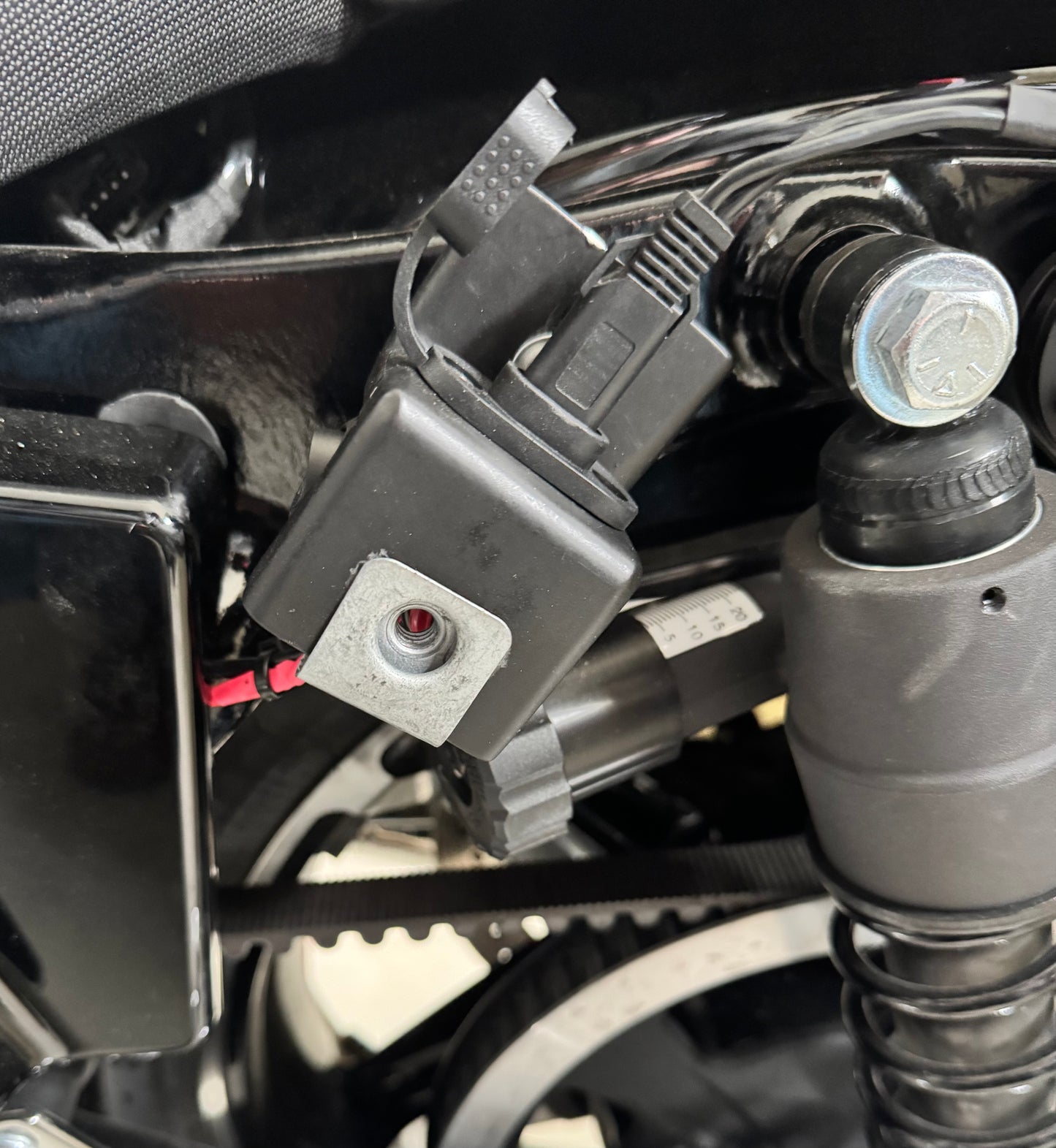 Auxiliary Power Port w/ On/Off Switch